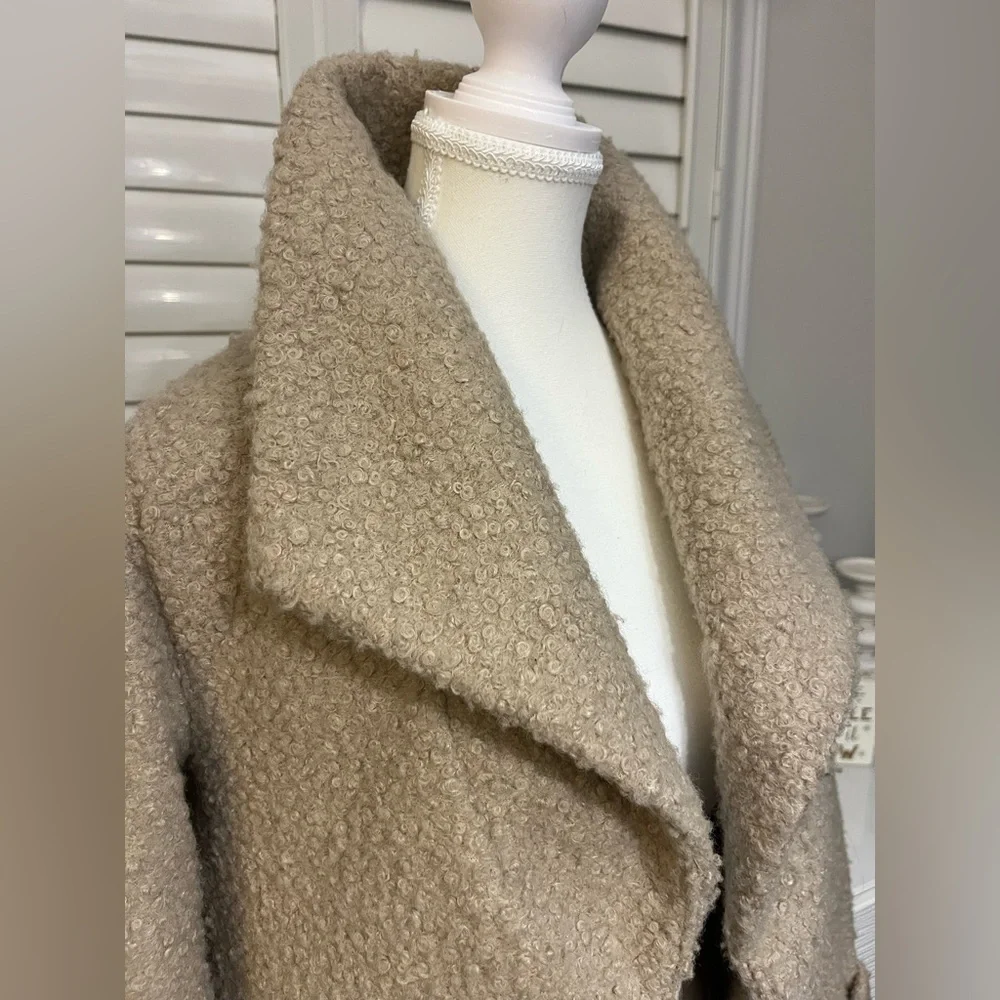 Loft Jacket - Picture 5 of 7